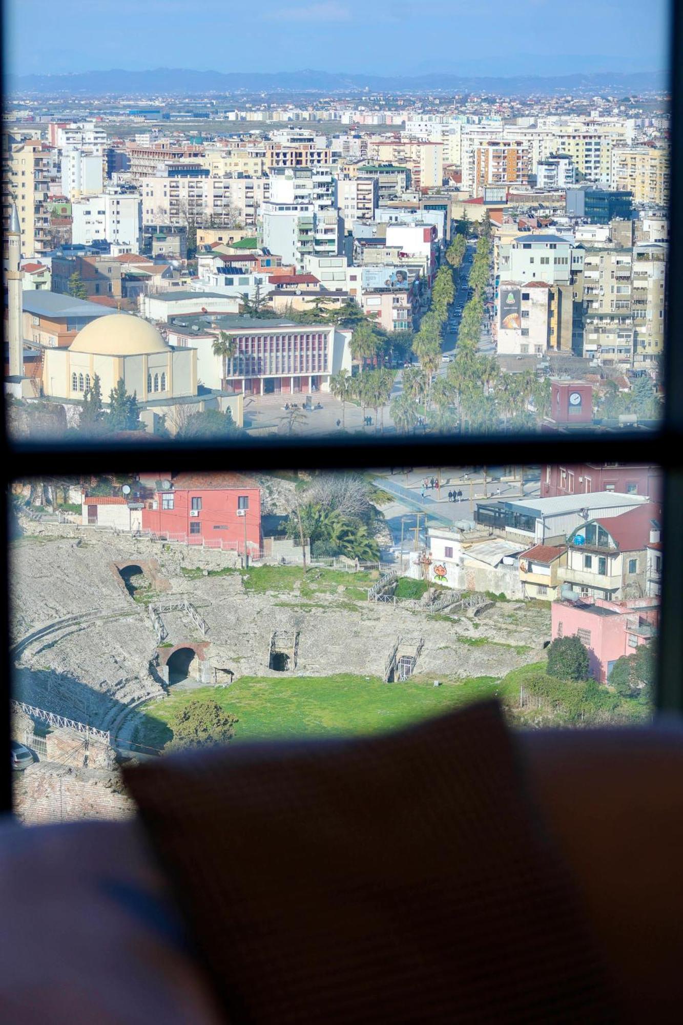 Sea View Apartment *